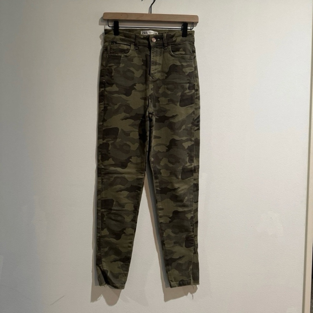 ZARA Camouflage Skinny Jeans Green Camo Mid Rise Denim Size 4